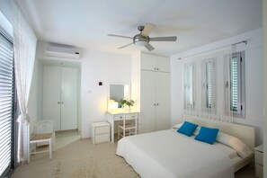 4 bedrooms, iron/ironing board, free WiFi, bed sheets