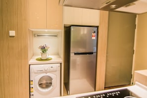 Apartment, 2 Bedrooms | Private kitchenette
