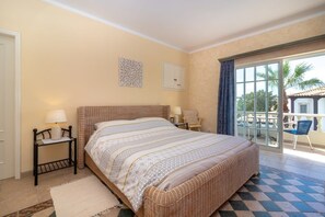 4 bedrooms, WiFi, bed sheets