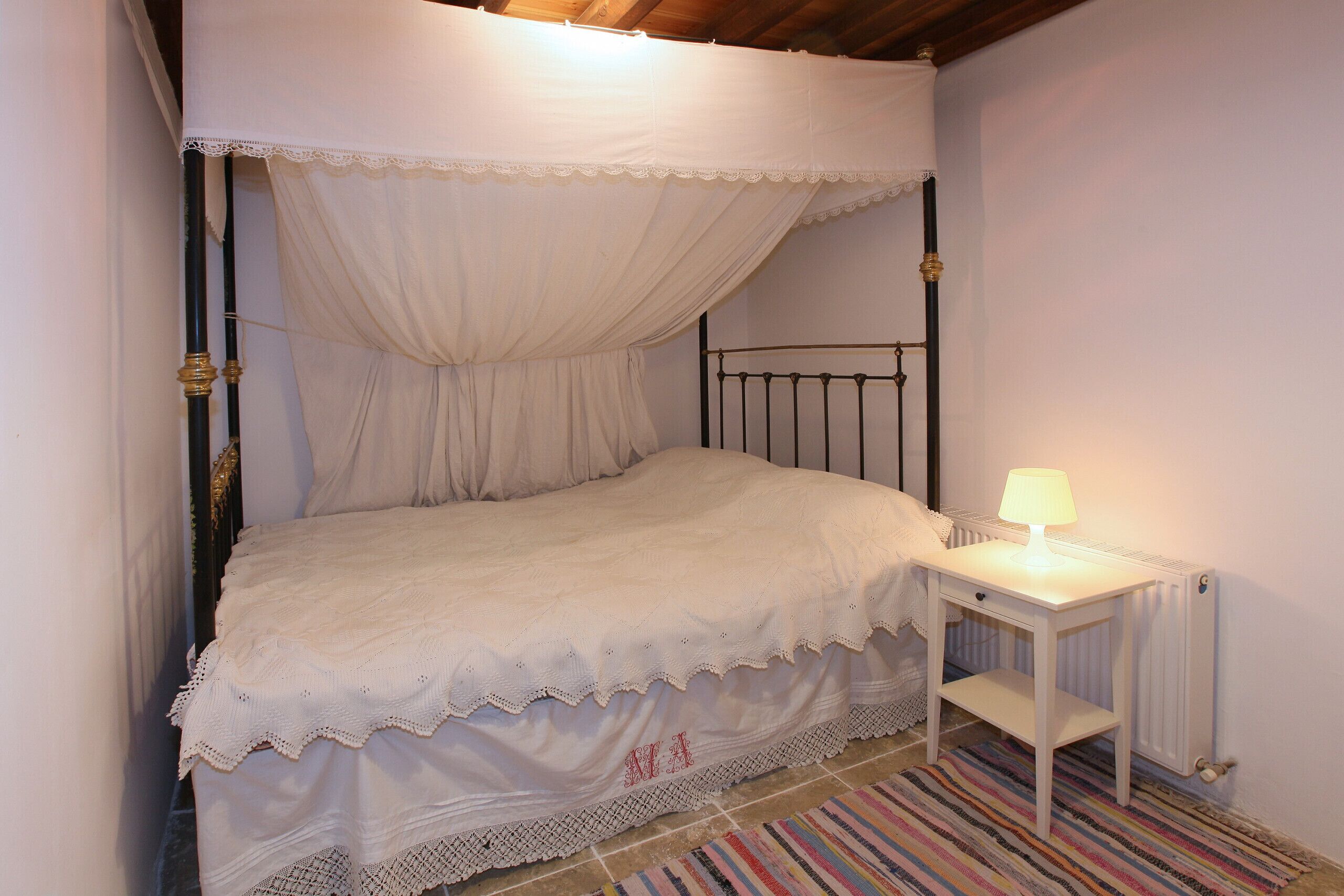 1 chambre, coffres-forts dans les chambres, fer et planche à repasser
