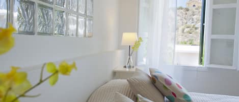 5 bedrooms, in-room safe, iron/ironing board, free WiFi