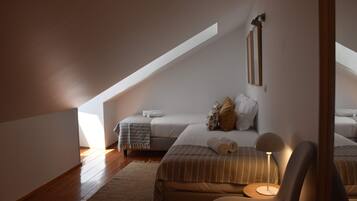 2 bedrooms, iron/ironing board, free WiFi