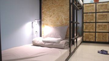 공용 도미토리, 남녀공용 도미토리 (Bed in 8-Bed) | 객실 내 금고, 책상, 무료 WiFi