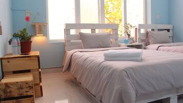 Kamar Twin Superior | Brankas, meja kerja, dan Wi-Fi gratis