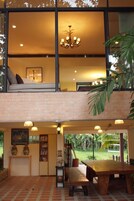 6 Bedrooms Villa | 6 bedrooms, free WiFi