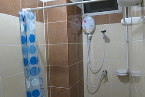 Phòng Tiêu chuẩn | Buồng tắm vòi sen