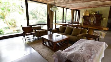 3 Bedrooms Villa | Living room | LCD TV