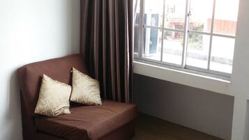 تلفزيون إل سي دي، وحدة تحكم لألعاب الفيديو، برامج وأفلام نتفليكس