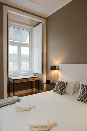 1 chambre, fer et planche à repasser, accès à Internet (gratuit)