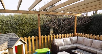 Villa moderna, reformada en 2018, situada en los viñedos de los Pirineos.