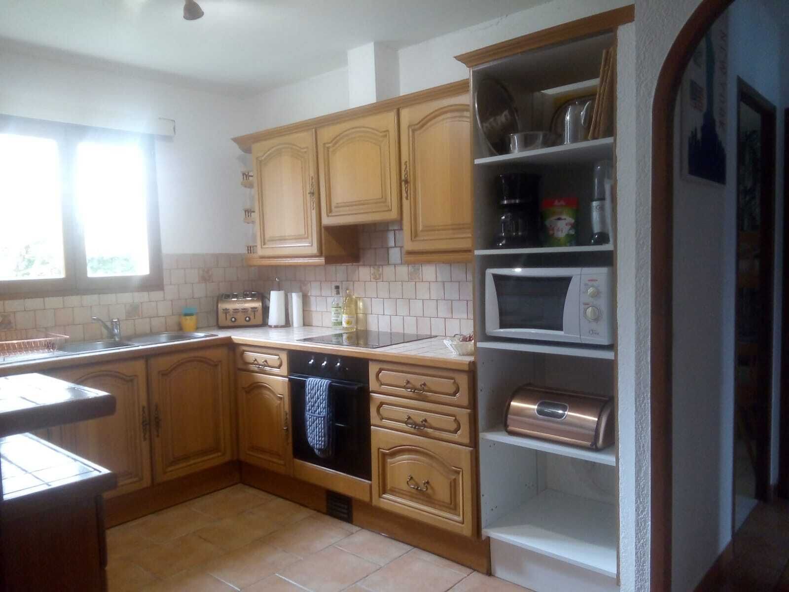 雪櫃、微波爐、焗爐、爐具