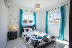 3 bedrooms, in-room safe, iron/ironing board, free WiFi