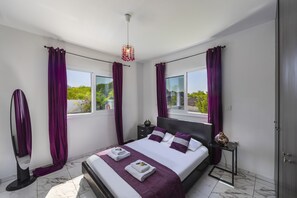 3 chambres, fer et planche à repasser, Wi-Fi gratuit, draps fournis