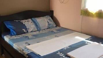 Bureau, Wi-Fi gratuit, draps fournis