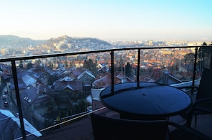 Deluxe-Penthouse, 1 Schlafzimmer, Stadtblick | Balkon