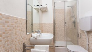 Suite Classique, coin cuisine | Salle de bain