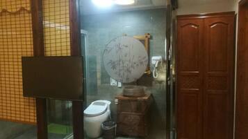 Family Room | Bathroom