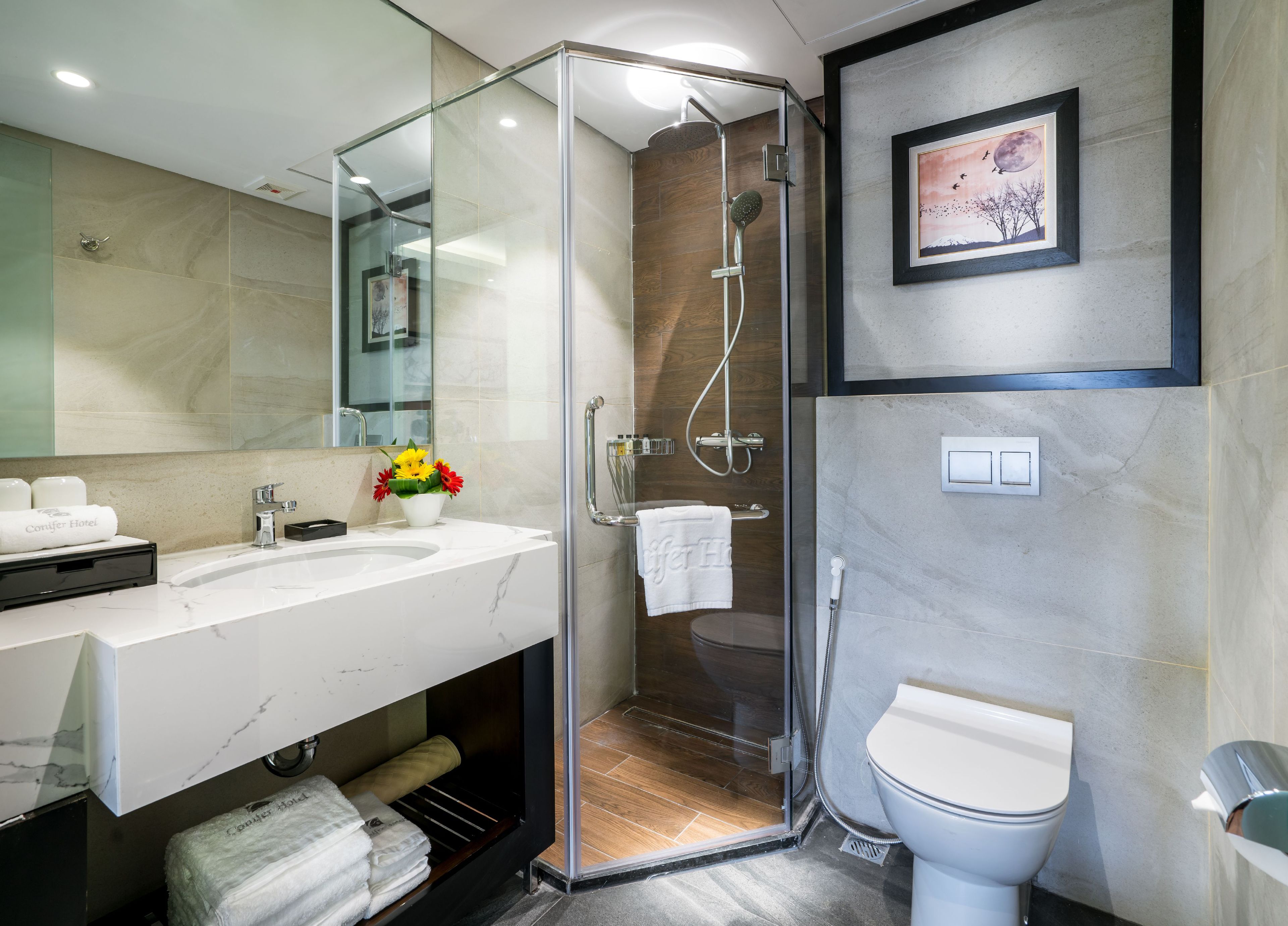 Photo - Conifer Grand Hotel