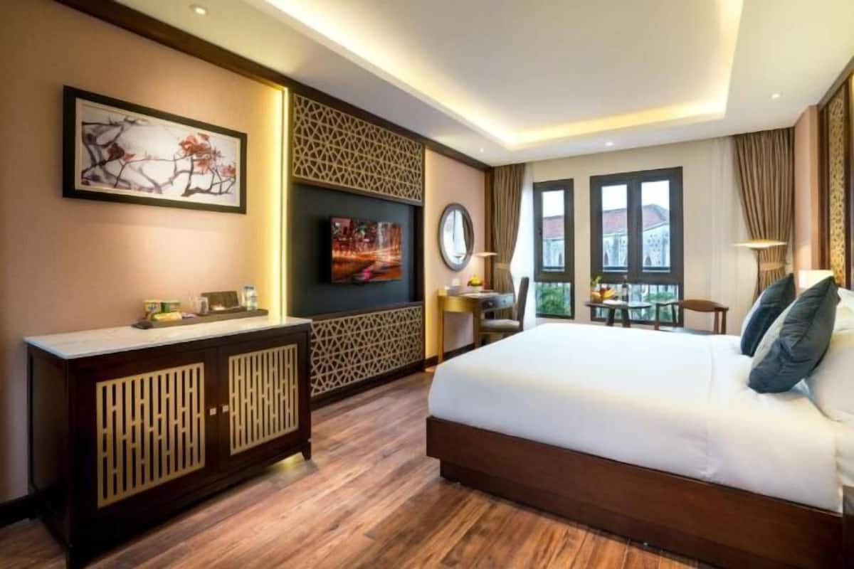 1 bedroom, memory-foam beds, minibar, in-room safe