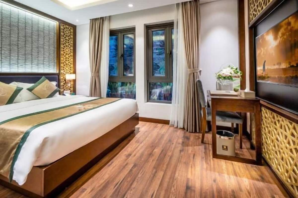 1 bedroom, memory-foam beds, minibar, in-room safe
