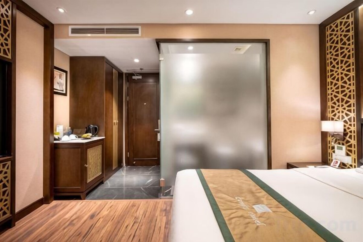 Memory foam beds, minibar, in-room safe, desk