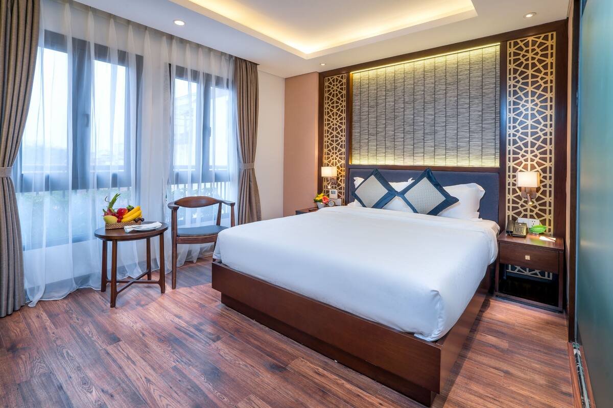 Memory foam beds, minibar, in-room safe, desk