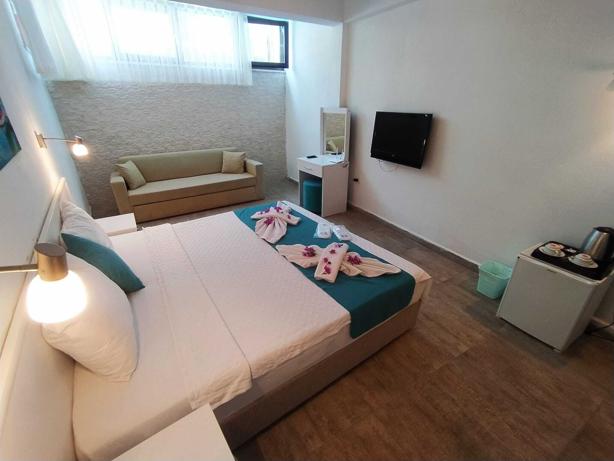 economy semi-basement room without balcony | 1 bedroom, minibar, desk, soundproofing