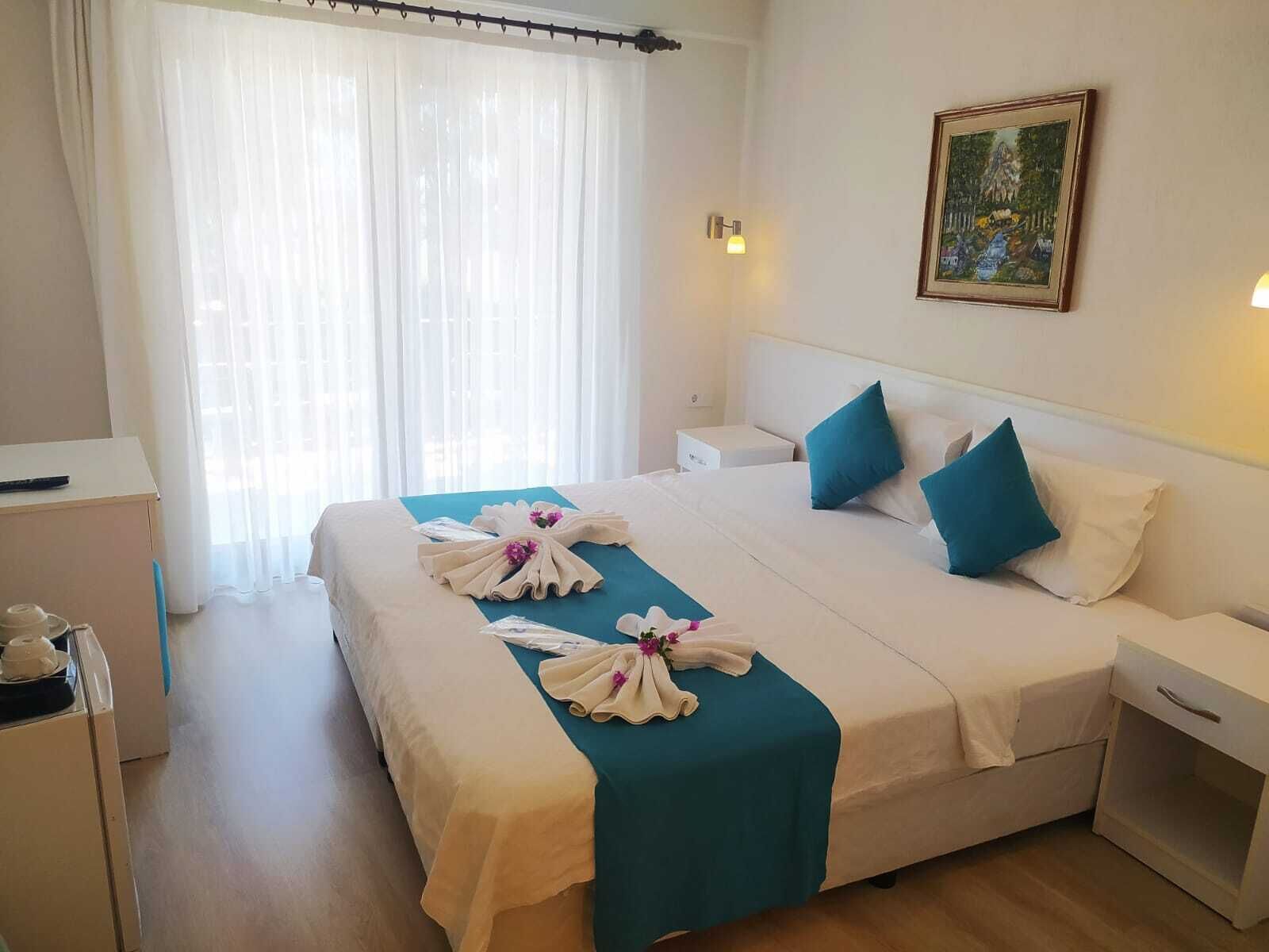 standard double room, 1 double or 2 single beds, lanai | 1 bedroom, minibar, desk, soundproofing