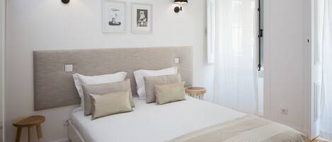 1 bedroom, iron/ironing board, free internet