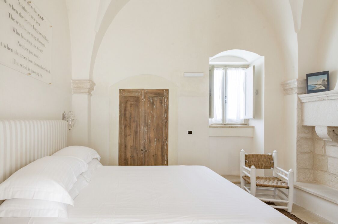 7 Schlafzimmer, Schreibtisch, Bügeleisen/Bügelbrett, Reisekinderbett