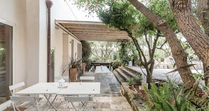Discover "Locanda Fiori di Zagara", an 18th-century historical residence in Diso