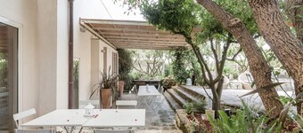 Discover "Locanda Fiori di Zagara", an 18th-century historical residence in Diso