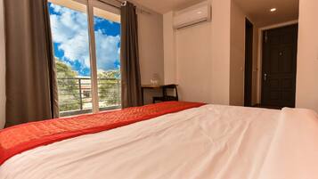 Premium bedding, individually decorated, desk, laptop workspace