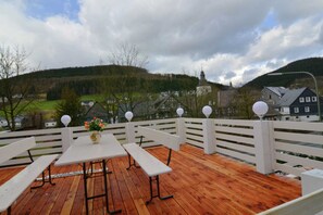 Unclassified image, 4 of 49, button