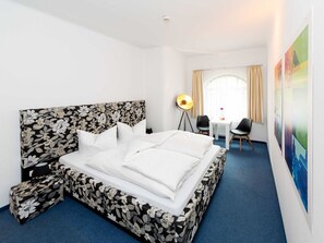 Unclassified image, 3 of 6, button - Double room Classic - artHOTEL Magdeburg GmbH (Magdeburg)