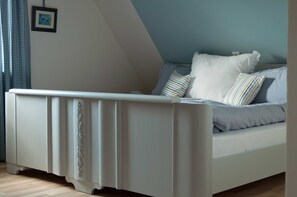 3 chambres, coffre-fort, bureau, fer et planche à repasser