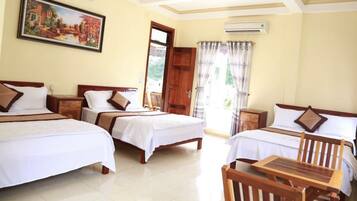 Chambre Triple | Bureau, chambres insonorisées, Wi-Fi gratuit, draps fournis