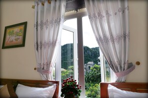 Escritorio, insonorización, wifi gratis y ropa de cama 