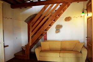 Apartment, 1 Bedroom | Living room | Flat-screen TV - Agriturismo Casa Fibbianello (Semproniano)