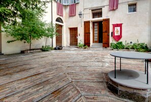 Property entrance - Al Vescovado 7 (Gubbio)