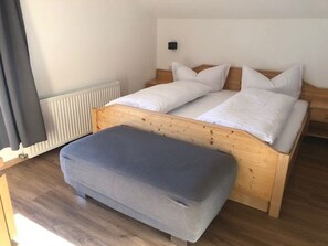 2 chambres, lit parapluie, Wi-Fi, draps fournis