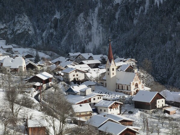 Unclassified image, 1 of 30, button