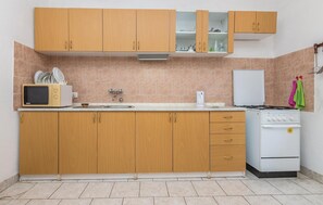 Kühlschrank, Herdplatte, Geschirrspüler