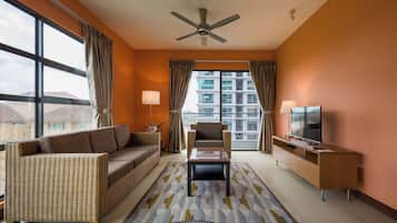 Premier King Suite | Oleskelualue | LED-televisio
