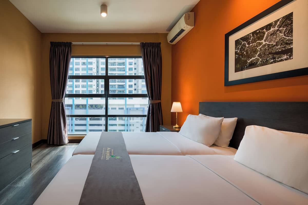 Superior Twin Suite | Peti besi dalam bilik, meja, seterika/papan seterika, Wi-fi percuma 