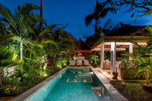 Outdoor pool, sun loungers