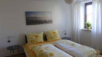 3 Schlafzimmer, Reisekinderbett, WLAN, Bettwäsche