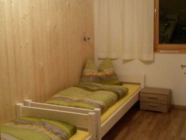 3 habitaciones, cuna de viaje, wifi y ropa de cama 