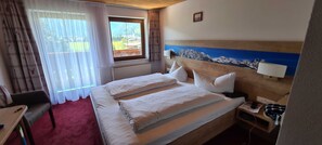 1 bedroom, in-room safe, WiFi, bed sheets - Single Room - Landhaus Gugger (Berg)