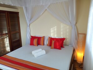 2 bedrooms, individually decorated, individually furnished - Sea Breeze villas (Diani Beach)